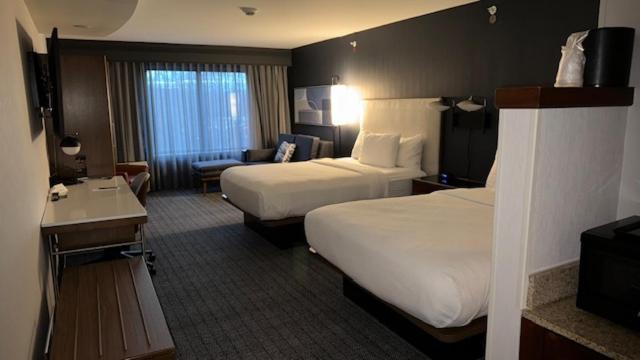 Hotel Courtyard By Marriott Kingston Exteriér fotografie
