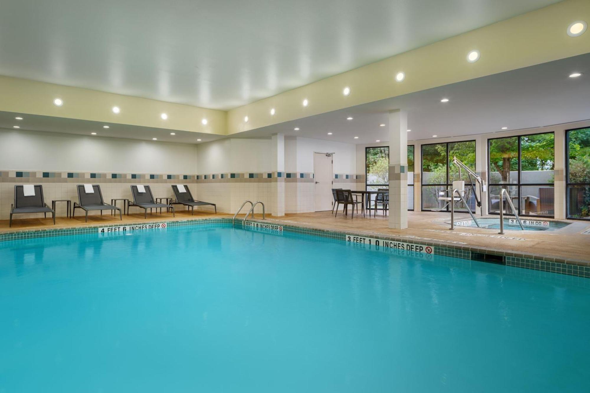 Hotel Courtyard By Marriott Kingston Exteriér fotografie
